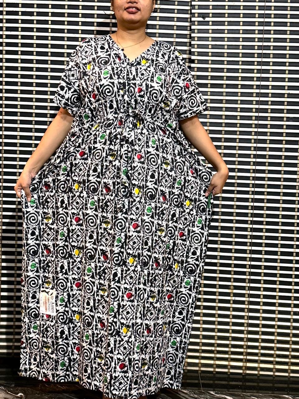 2026/08/93801.jpg Black batik design Kaftan - Image 1