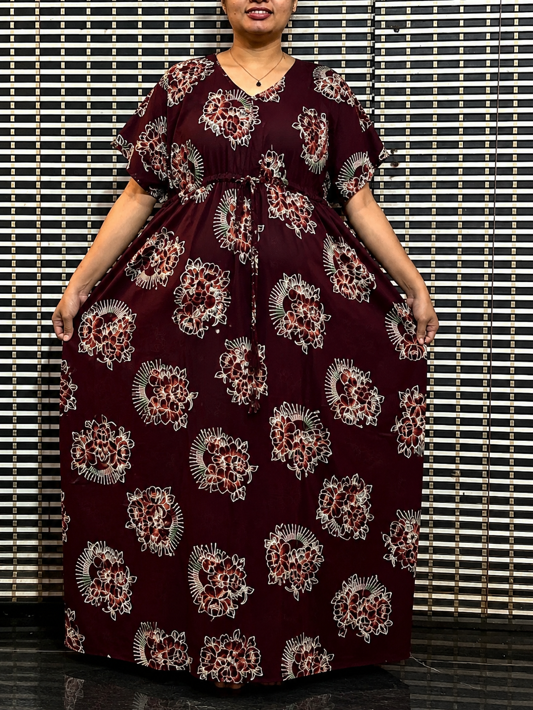 2026/08/98274.png Floral Kaftan meroon - Image 1