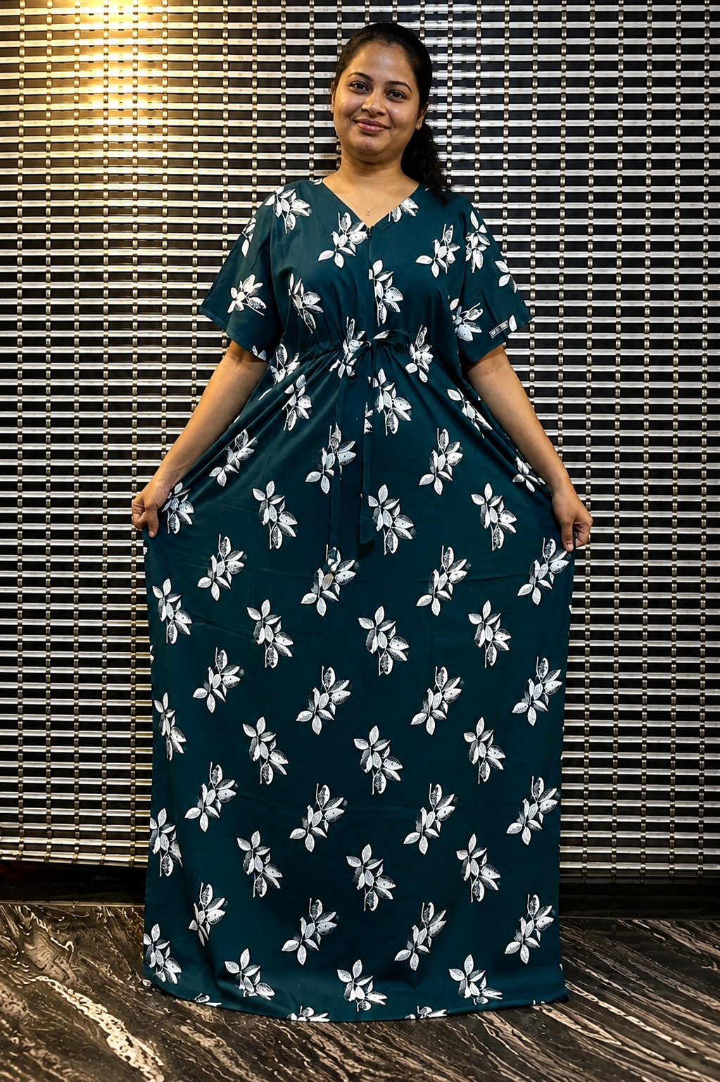 2026/08/98605.png Leaf Kaftan - Image 1