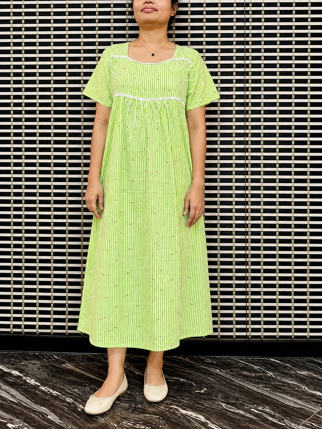 2026/09/101682.png Lines with 💚 green frock - Image 1