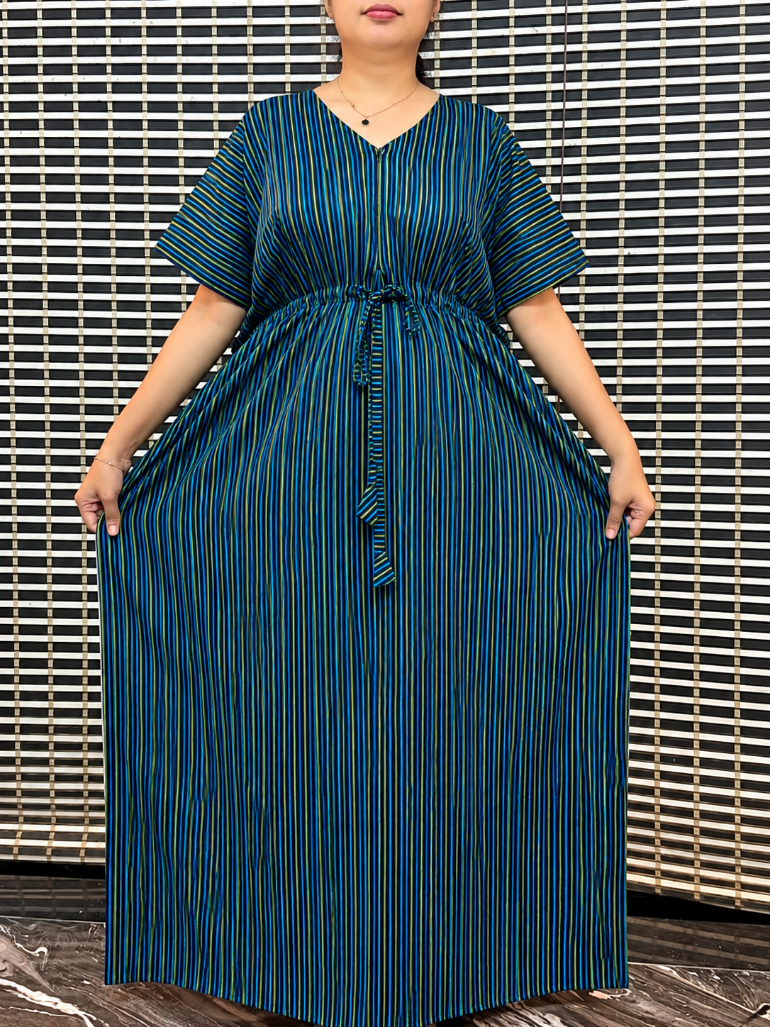 2026/09/104003.png Pink blossom blue line Kaftan - Image 1