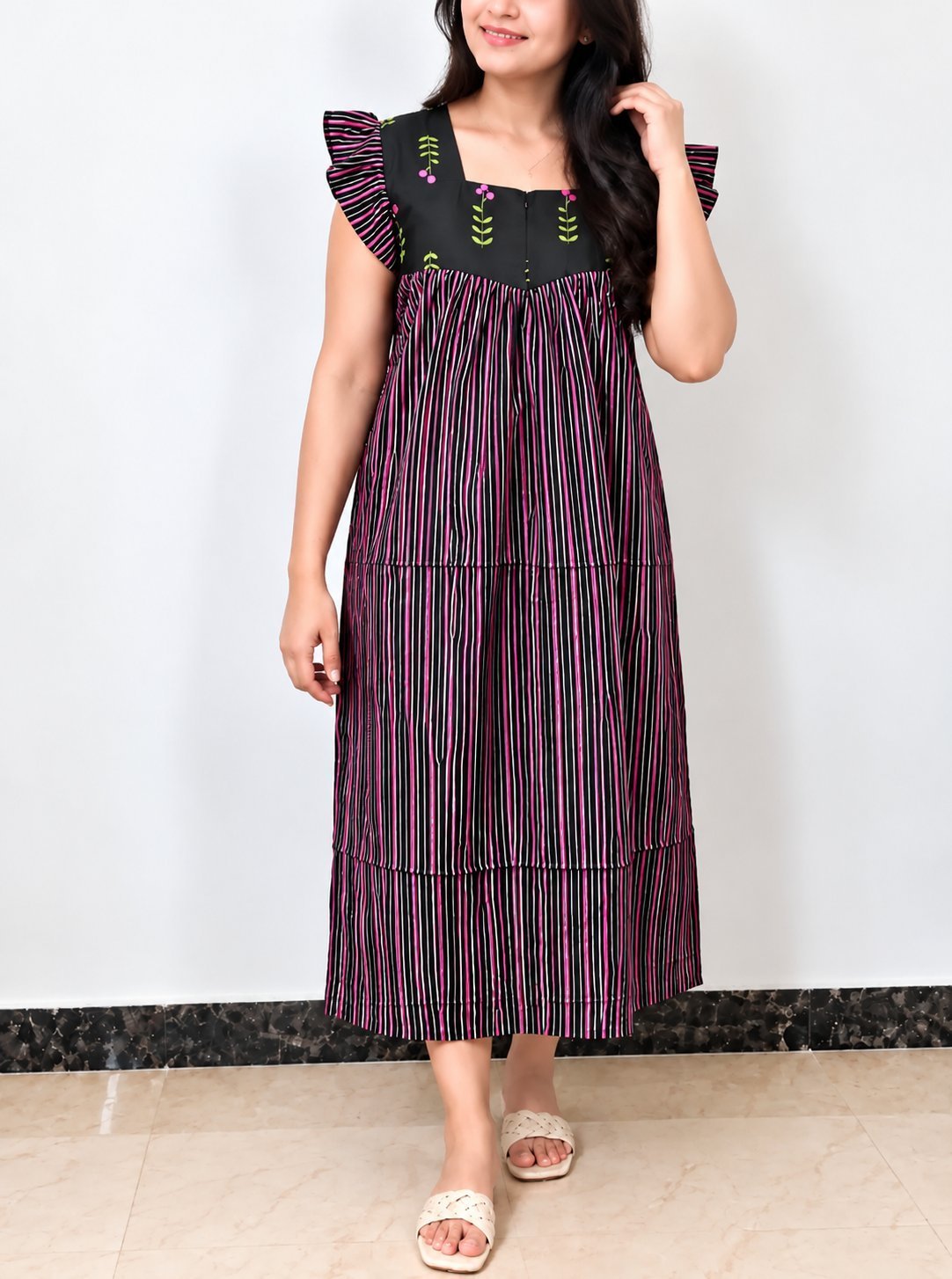 2026/09/114951.jpg Black blossom line frock - Image 1