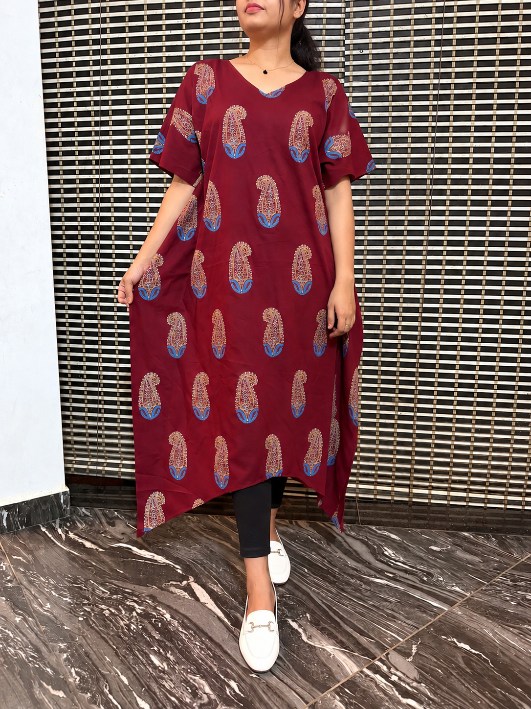 2026/10/124266.png Kaftan top meroon - Image 1