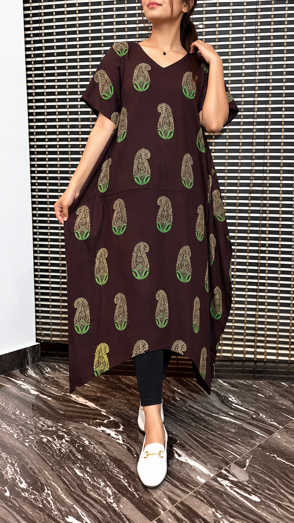 2026/10/124272-1.png Kaftan Top brown - Image 1
